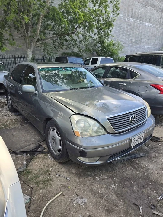 2002 Lexus IS 1st Gen - Image 2 of 8
