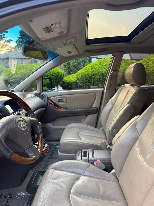 2002 Lexus RX 1st Gen - Image 9 of 11