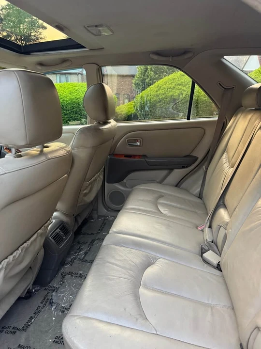 2002 Lexus RX 1st Gen - Image 10 of 11
