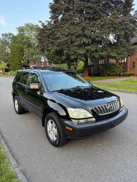 2002 Lexus RX 1st Gen - Image 2 of 11