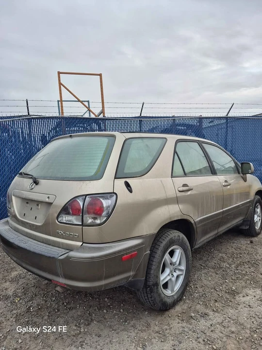 2002 Lexus RX 1st Gen - Image 3 of 4