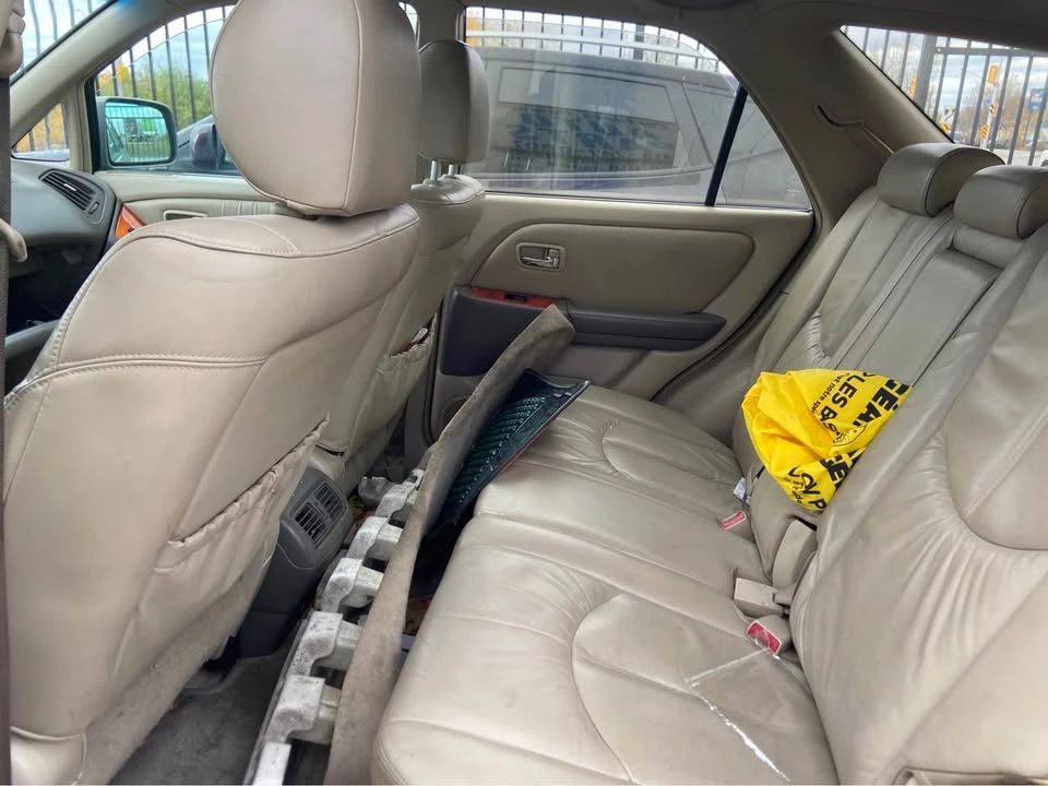 2002 Lexus RX 1st Gen - Image 10 of 12