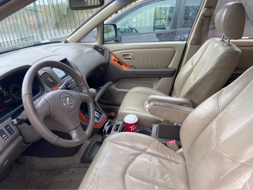 2002 Lexus RX 1st Gen - Image 6 of 12