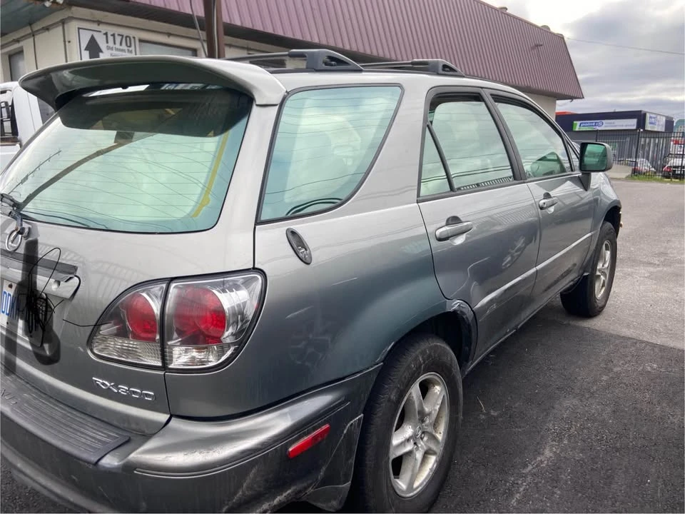 2002 Lexus RX 1st Gen - Image 3 of 12