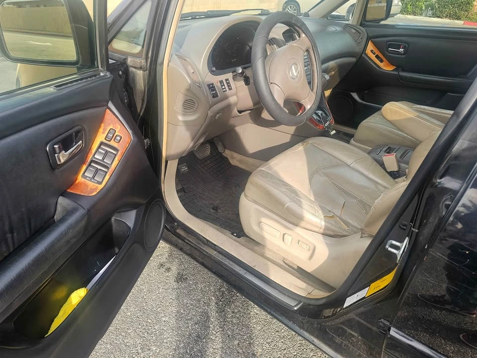 2002 Lexus RX 1st Gen - Image 9 of 12