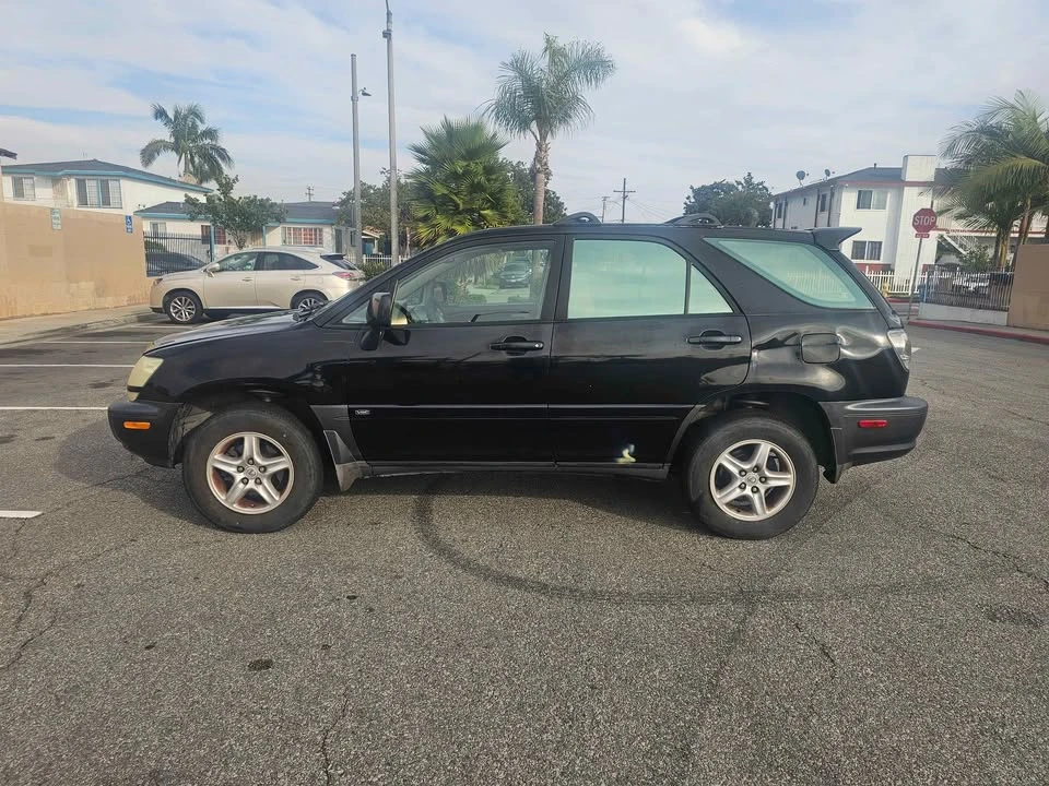 2002 Lexus RX 1st Gen - Image 3 of 12