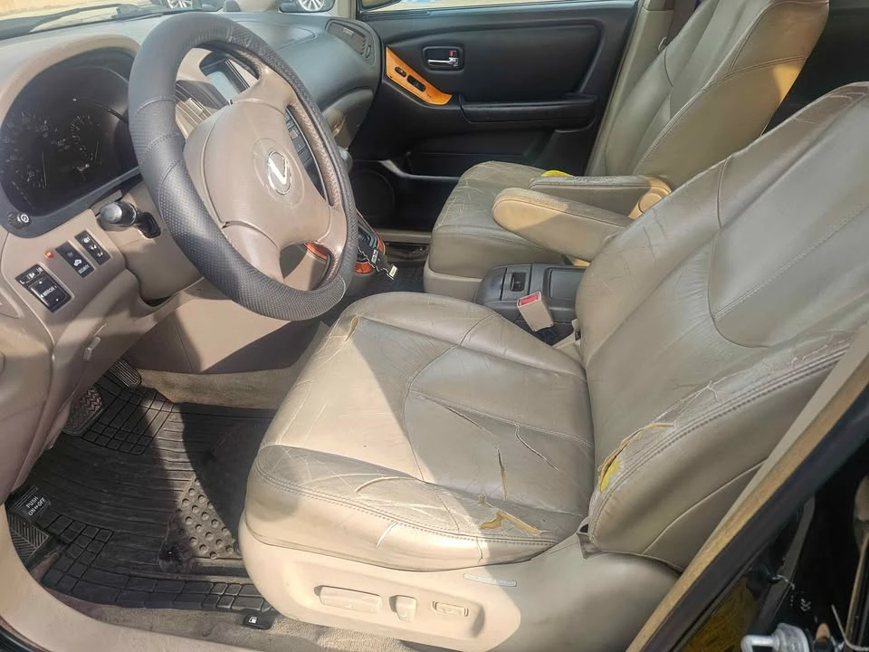 2002 Lexus RX 1st Gen - Image 10 of 12
