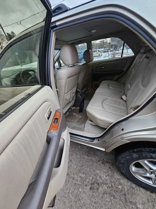 2002 Lexus RX 1st Gen - Image 4 of 11