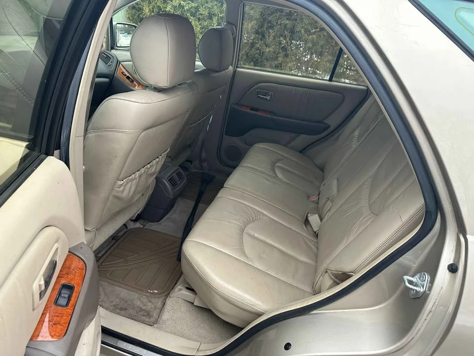 2002 Lexus RX 1st Gen - Image 5 of 8