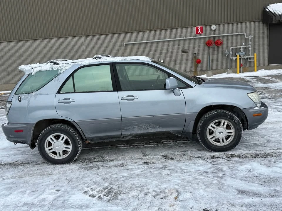 2002 Lexus RX 1st Gen - Image 3 of 11