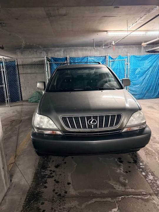 2002 Lexus RX 1st Gen - Image 2 of 8