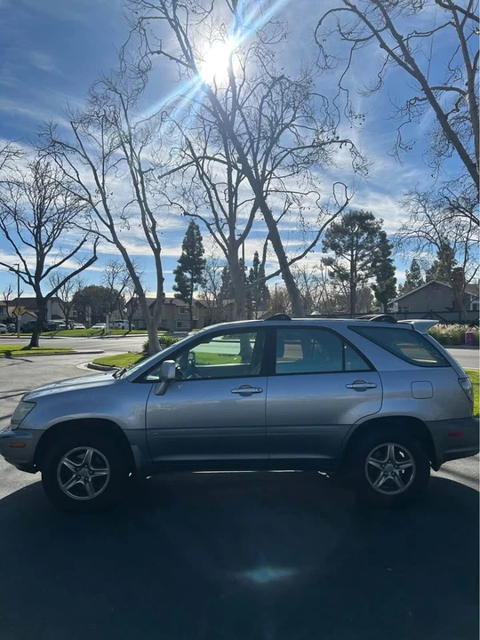 2002 Lexus RX 1st Gen - Image 2 of 20