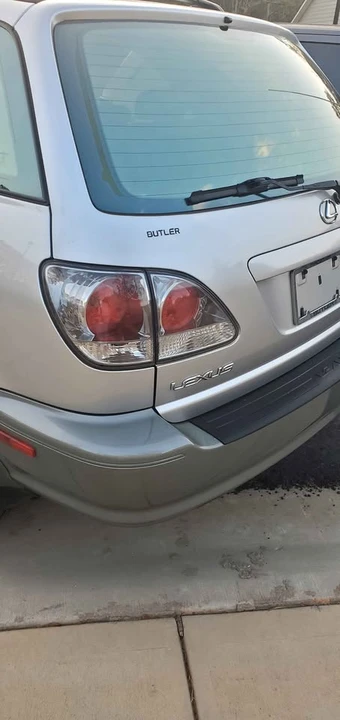 2002 Lexus RX 1st Gen - Image 2 of 12