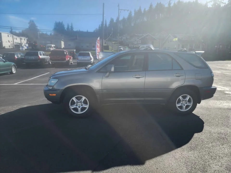 2002 Lexus RX 1st Gen - Image 2 of 6