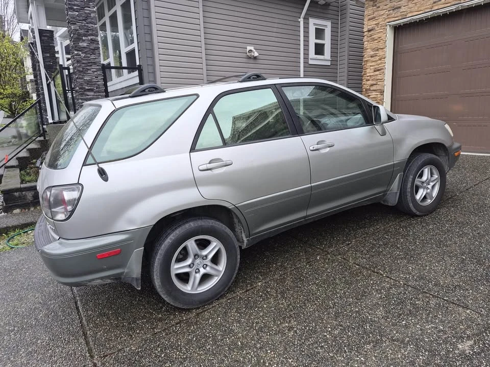 2002 Lexus RX 1st Gen - Image 2 of 5