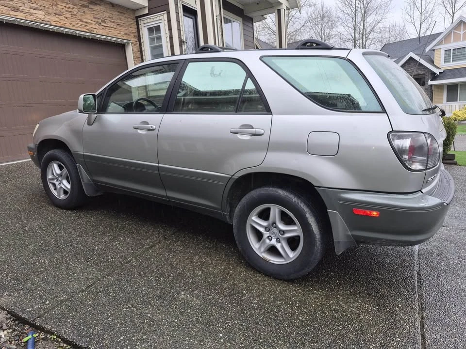 2002 Lexus RX 1st Gen - Image 3 of 5