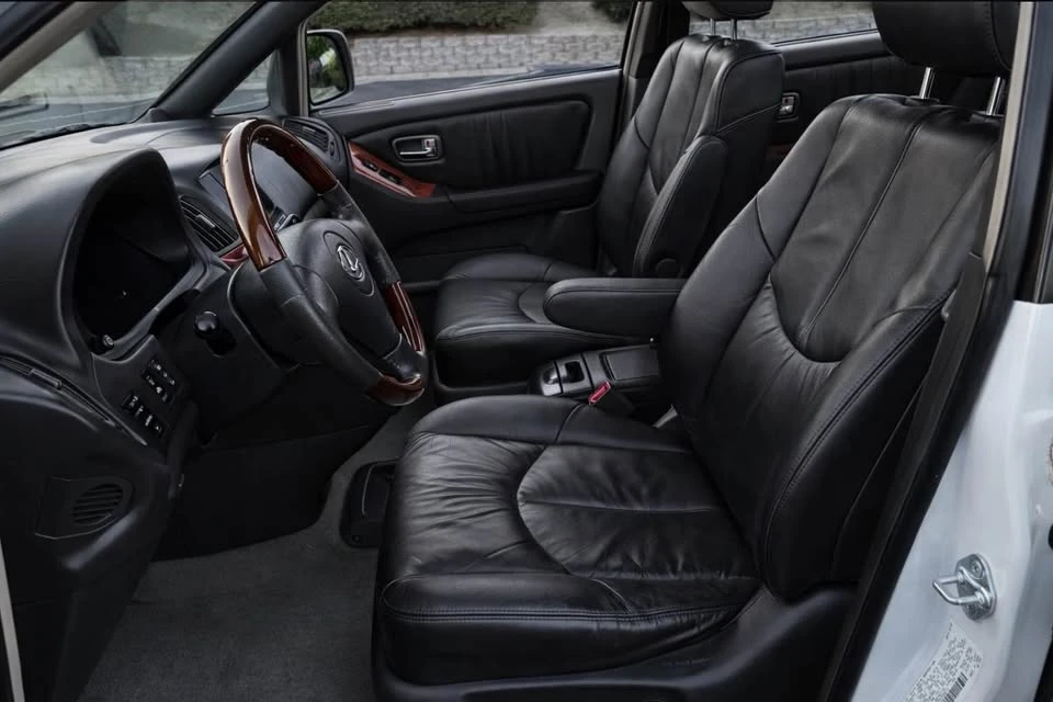 2002 Lexus RX 1st Gen - Image 5 of 6