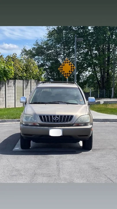 2002 Lexus RX 1st Gen - Image 2 of 12