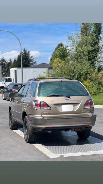 2002 Lexus RX 1st Gen - Image 3 of 12