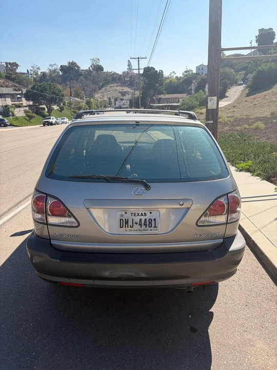 2002 Lexus RX 1st Gen - Image 5 of 16
