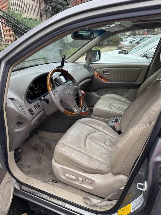 2002 Lexus RX 1st Gen - Image 9 of 17