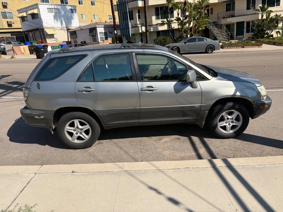 2002 Lexus RX 1st Gen - Image 3 of 16
