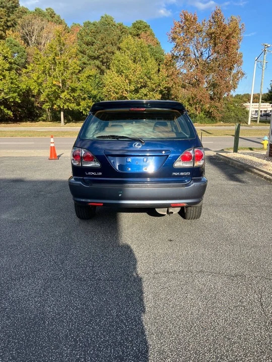2002 Lexus RX 1st Gen - Image 5 of 13