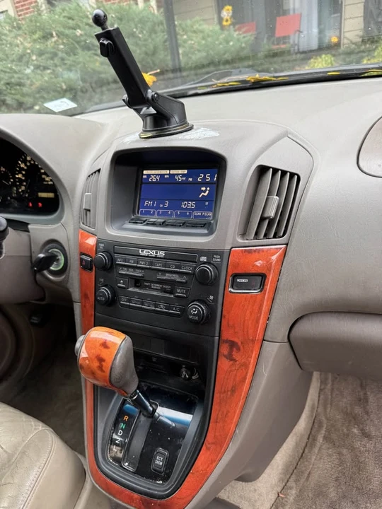 2002 Lexus RX 1st Gen - Image 12 of 17