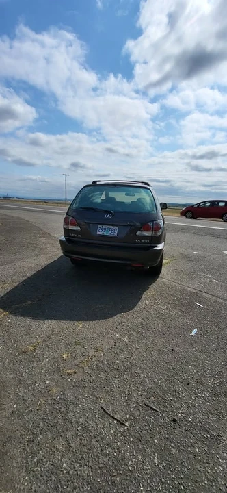 2002 Lexus RX 1st Gen - Image 2 of 7
