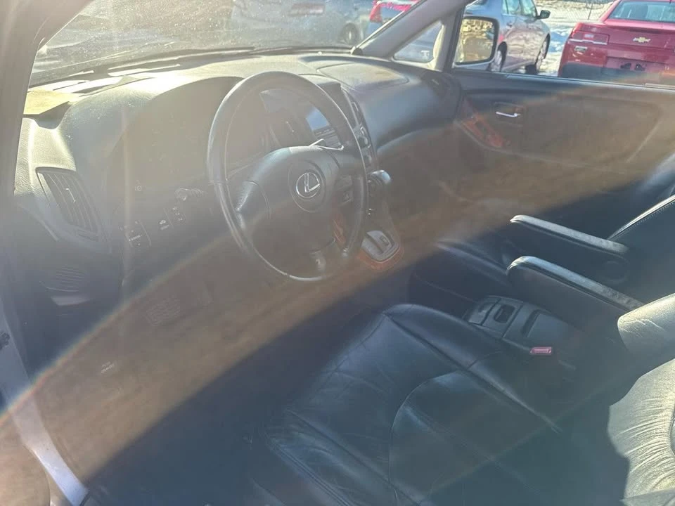 2002 Lexus RX 1st Gen - Image 9 of 11