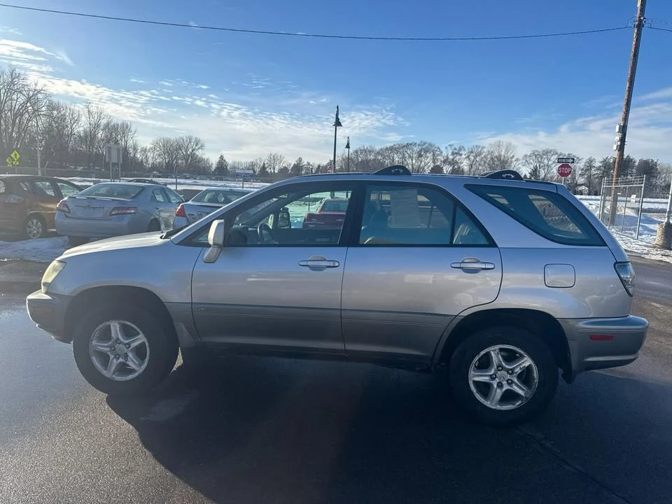 2002 Lexus RX 1st Gen - Image 8 of 11