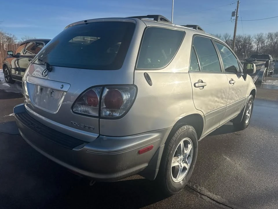 2002 Lexus RX 1st Gen - Image 5 of 11