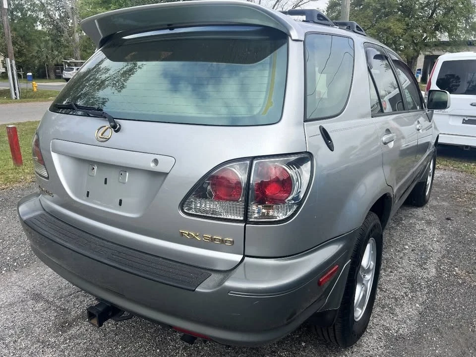 2002 Lexus RX 1st Gen - Image 10 of 16