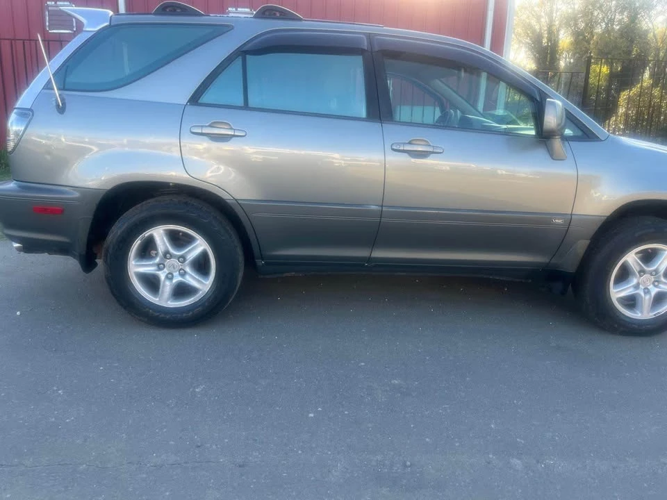 2002 Lexus RX 1st Gen - Image 2 of 10