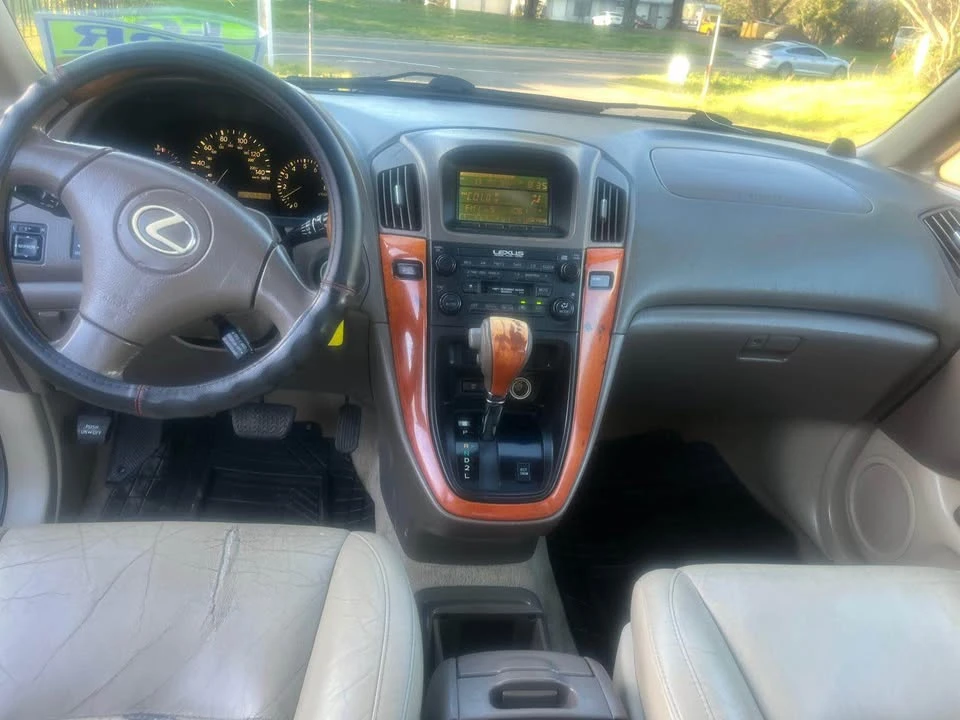 2002 Lexus RX 1st Gen - Image 6 of 10