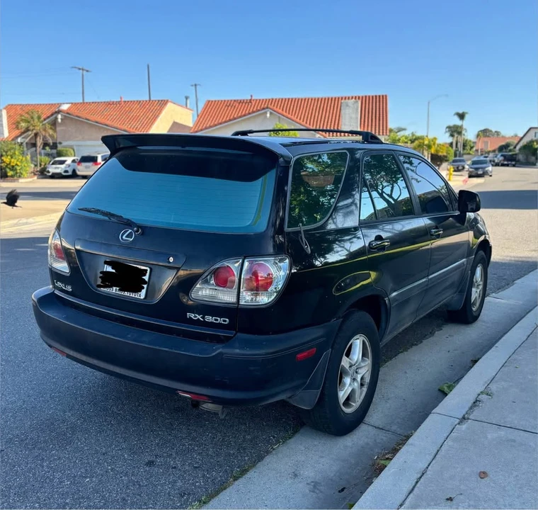 2002 Lexus RX 1st Gen - Image 5 of 9