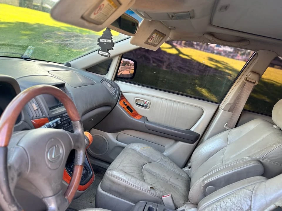 2002 Lexus RX 1st Gen - Image 6 of 9