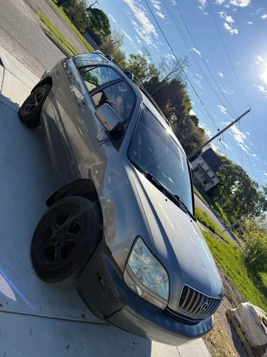 2002 Lexus RX 1st Gen - Image 2 of 6