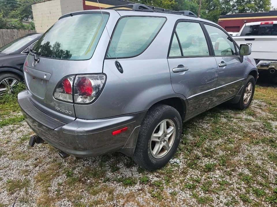 2002 Lexus RX 1st Gen - Image 5 of 6