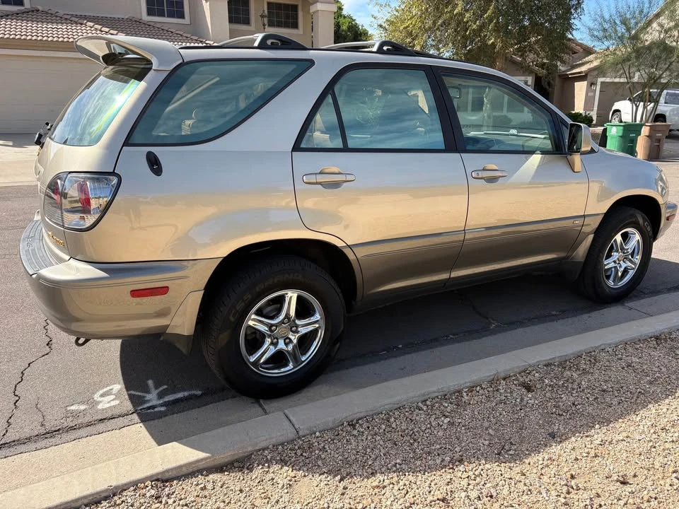 2002 Lexus RX 1st Gen - Image 4 of 17