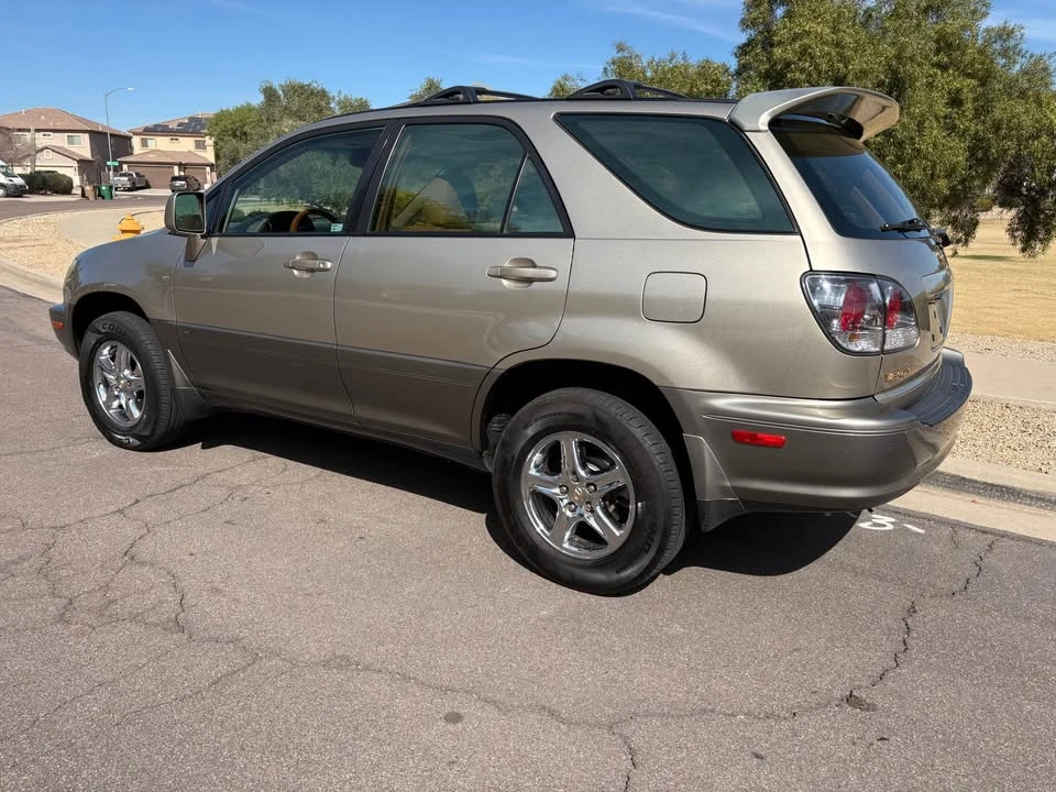 2002 Lexus RX 1st Gen - Image 5 of 17