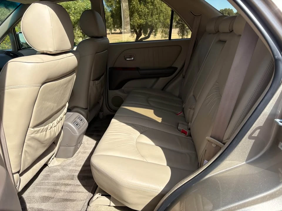 2002 Lexus RX 1st Gen - Image 11 of 17
