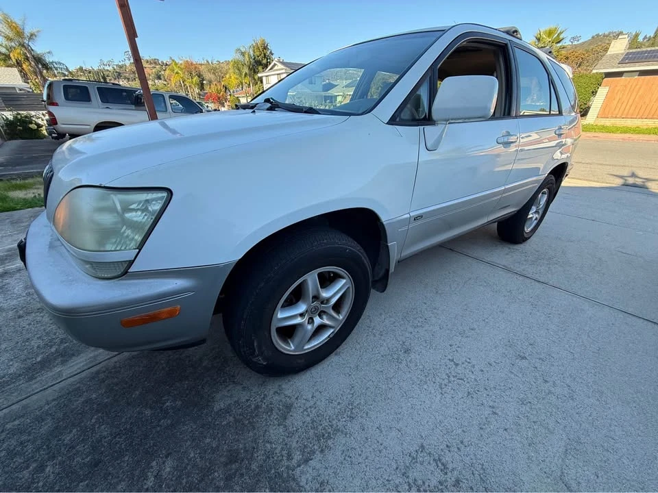 2002 Lexus RX 1st Gen - Image 2 of 17