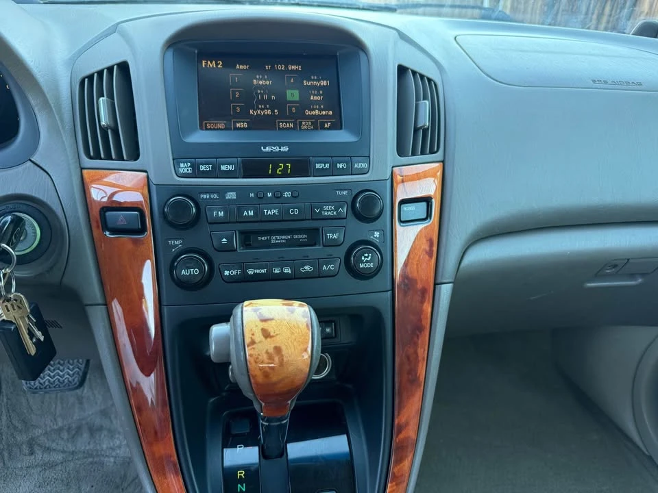 2002 Lexus RX 1st Gen - Image 11 of 17