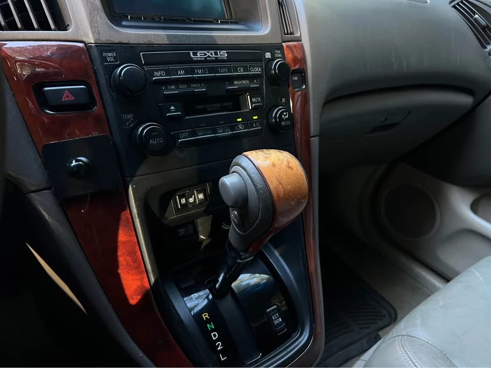 2002 Lexus RX 1st Gen - Image 10 of 11