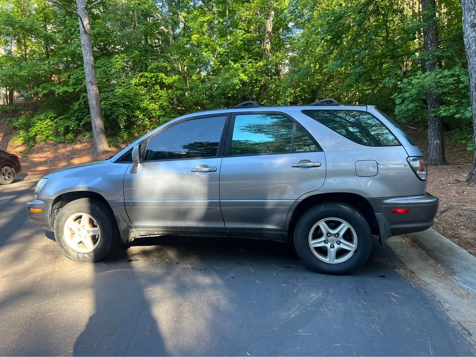 2002 Lexus RX 1st Gen - Image 2 of 11