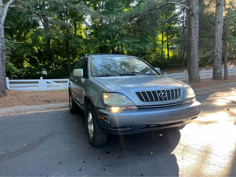 2002 Lexus RX 1st Gen - Image 5 of 11