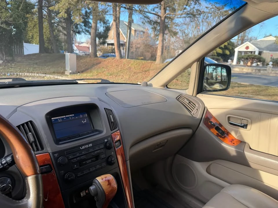 2002 Lexus RX 1st Gen - Image 11 of 12