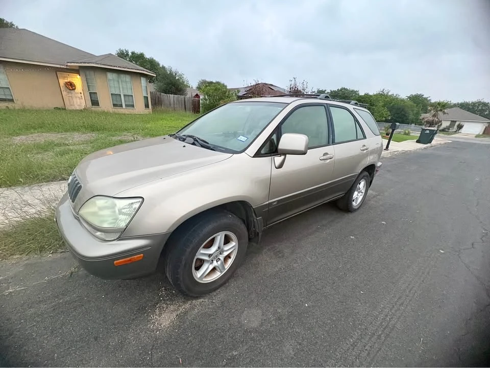 2002 Lexus RX 1st Gen - Image 3 of 5