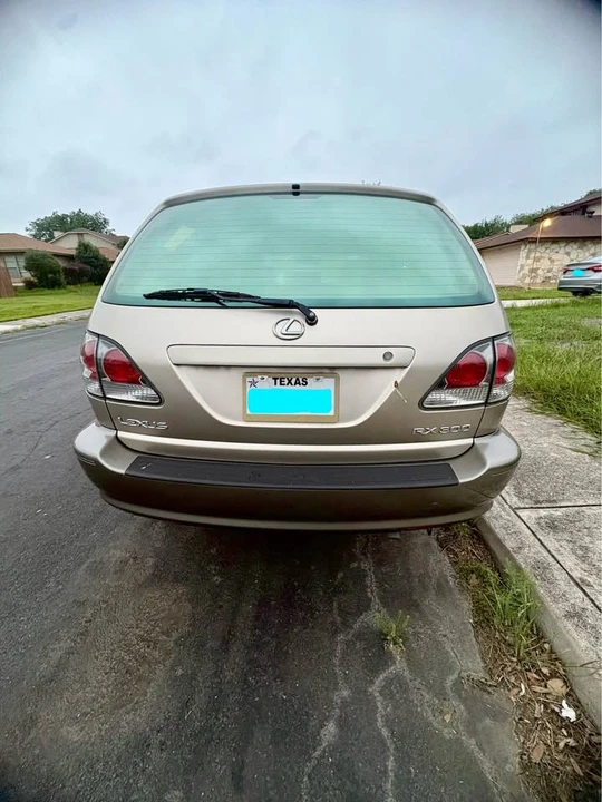 2002 Lexus RX 1st Gen - Image 5 of 5